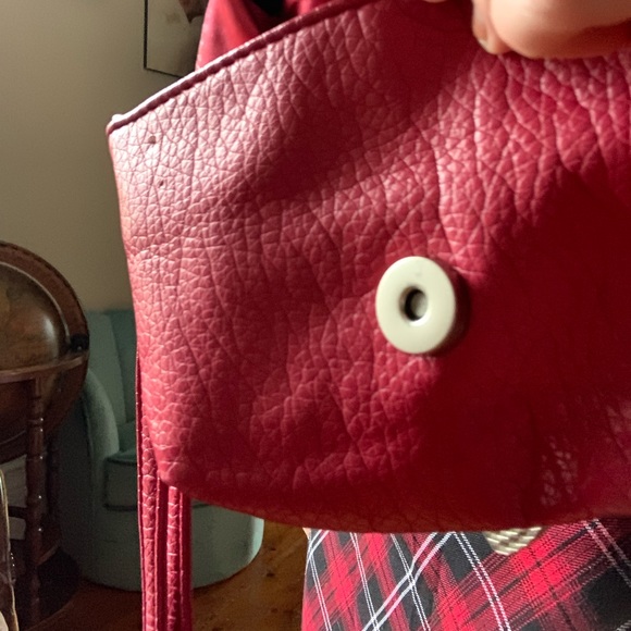 d-fusion Red Heart Embellished Adjustable crossbody purse. - Picture 6 of 6